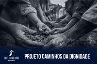 Imagem mostra ao centro detalhes das mãos de trabalhadores em situação análogas ao trabalho escravo. Na parte de baixo, a logomarca do TRT-16 e nome do projeto Caminhos da Dignidade.