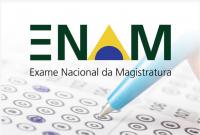 Arte feita com uma imagem de um gabarito de prova e uma caneta. Na parte superior o nome ENAM - Exame Nacional da Magistratura
