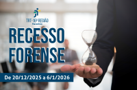 Foto com recorte, à direita, de um homem usando terno escuro e segurando uma ampulheta em sua mão direita. Ao fundo outras pessoas desfocadas sentadas a uma mesa. À esquerda, logomarca do TRT-16 no topo e o texto azul RECESSO FORENSE no meio. Na base, tarja azul com o texto branco DE 20/12/2025 A 6/1/2026.