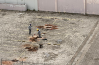 Imagem aérea do pátio de um estacionamento de veículos