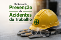 Foto de EPIs e texto preto e verde.