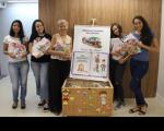Grupo de estudantes voluntários fez a doação de 95 kits de material escolar