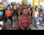 Pais e alunos participam da palestra sobre higiene bucal