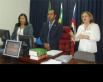 Desa. Ilka Esdra  (à direita) durante audiência pública na VT de Caxias