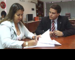 Desa. Márcia Andrea Farias e o procurador  Felipe Camarão assinam ato conjunto