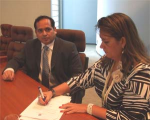 Márcia Andrea Farias e Akio Valente formalizam parceria