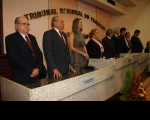 Mesa de honra foi composta por autoridades do Executivo, Legislativo e Judiciário
