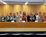 Desembargadora Ilka Esdra foi uma das treze homenageadas na reunião do Colégio de Presidentes e Corregedores dos TRTs