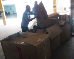 Foram  entregues 67kg de papelão, 582 kg de papel e 30kg de jornais