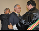 Des. Luís José de Jesus Ribeiro (TRT8) entrega medalha ao corregedor Luiz Cosmo da Silva Júnior
