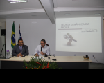 Desembargador James Magno apresenta o palestrante
