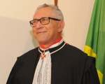 Desembargador Luiz Cosmo.