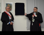 Desembargador James Magno saúda o desembargador homenageado.