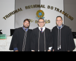 Des. James Magno e os novos juízes Ticiano Costa (esq.) e Jedson Miranda (dir.)