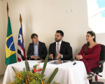 Juiz Paulo Fernando, coordenador da EJUD16, na abertura da semana, ao lado juiz Bruno Motejunas, titular da VT de Bacabal, e juíza Gabrielle Boumann