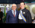 Desembargador Luiz Cosmo foi condecorado pelo desembargador Edson Bueno