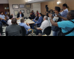 Desembargador Gerson de Oliveira faz mediação das tratativas que resultaram em acordo entre as partes processuais.