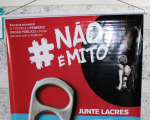 Banner físico da campanha #NãoÉMito