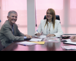Desembargadora Solange Cordeiro e coronel Monteiro Segundo assinam Termo de Entrega.