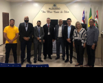 Juiz Leonardo e o servidor Luiz Sales (camisa listrada) com os advogados Raphael de Souza, Rafael Bayma, Aristóteles de Sousa, José Nilson, José Felintro e a preposta Rosângela do Espírito Santo