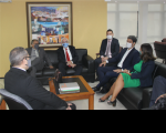 Foto da reunião entre dirigentes e outros desembargadores do TRT e o prefeito Braide