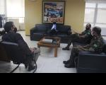 Foto referente à reunião entre o vice-presidente do TRT e o comandante do 24º BIS