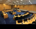 Foto do plenário onde são realizadas as sessões presenciais do CSJT
