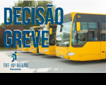 Imagem de quatro ônibus amarelos, em fundo claro, onde se lê DECISÃO GREVE, em referência à notícia sobre nova decisão da desembargadora Márcia Andrea Farias da Silva sobre a greve de rodoviários